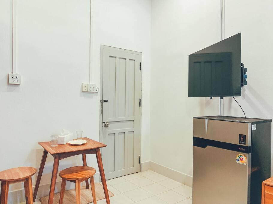 Sathiti Cafe & Bed Apartman Vientián Kültér fotó